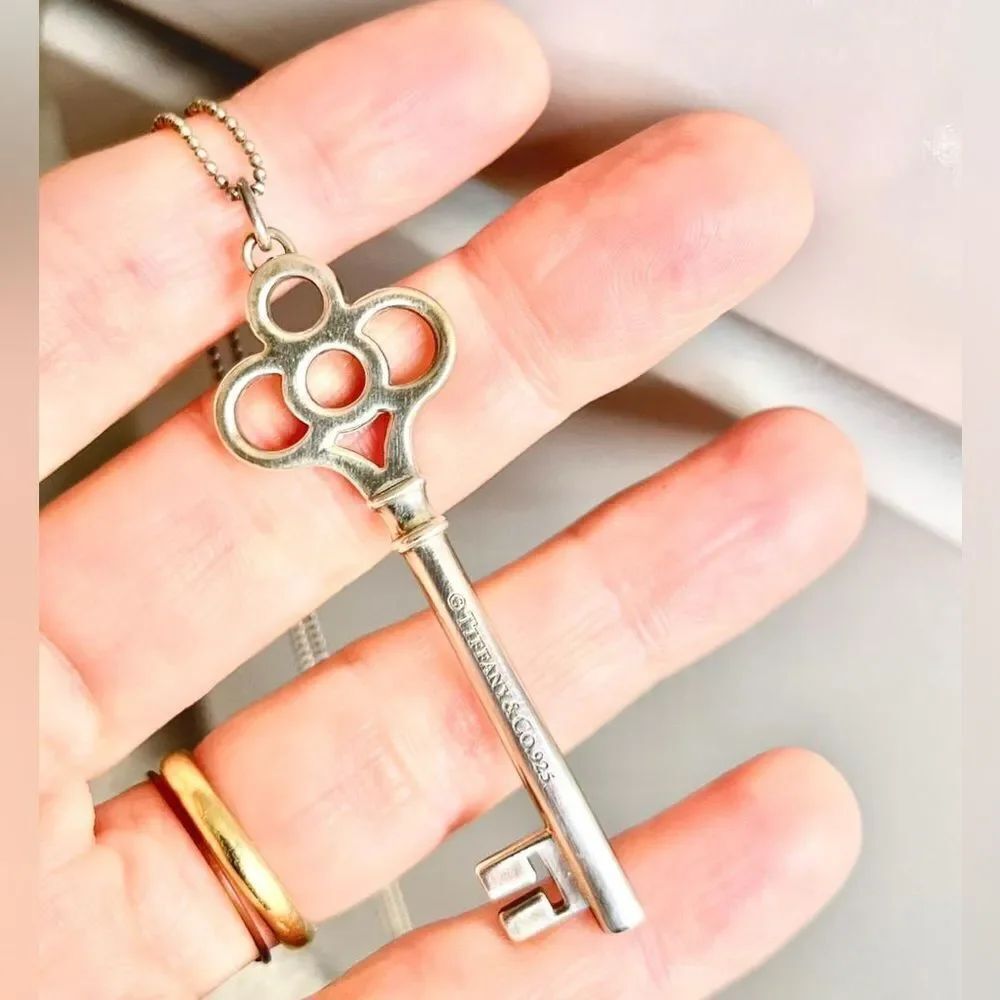 Tiffany & Co Key and chain silver with pouch and box